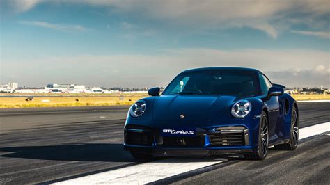 dark blue porsche 911